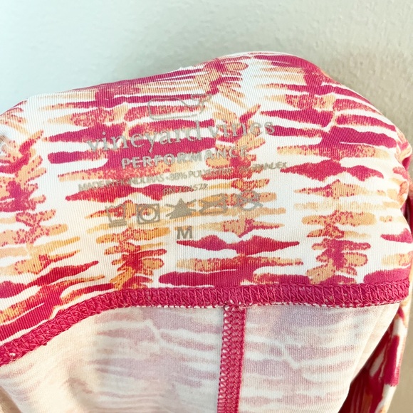 Vineyard Vines Watercolor Lines Printed Performance Leggings - Picture 8 of 8